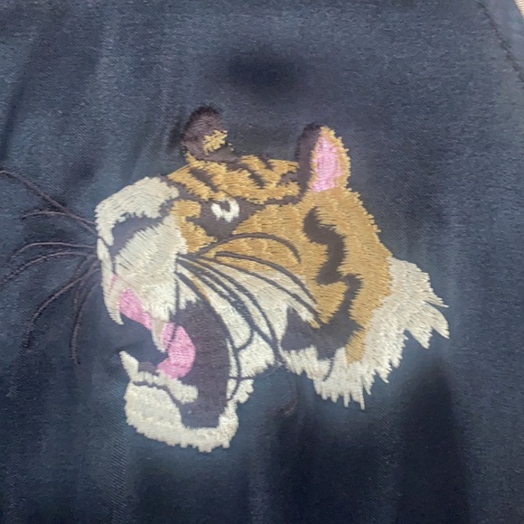 Vintage Silk Embroidered souvenir Bomber jacket- reversible L - Picture 8 of 10